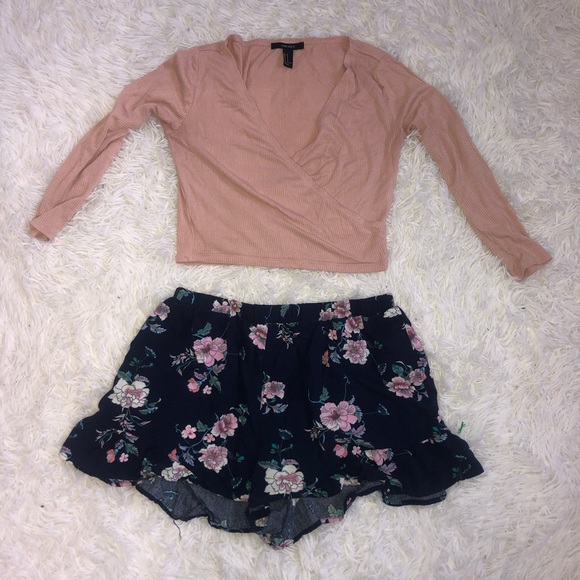 Ruffle, elastic waist floral SHORTS - Picture 1 of 4